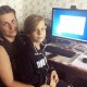 Лучани відгукнулися на прохання в соцмережі та подарували комп'ютер вчительці-переселенці