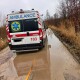 На Волині «швидка» застрягла на ґрунтовій дорозі: допомогли рятувальники. ФОТО