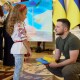 Президент нагородив доньку загиблого воїна волинської бригади. ФОТО