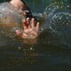 З водойми у Луцьку рятувальники витягнули непритомну жінку