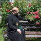 Троянди від митрополита. Як у центрі Луцька з’явився квітучий сад