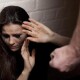 «На 8-му місяці вагітності я схудла на 6 кг». Історія невигаданої жінки, з якої знущався чоловік