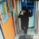 Поліція розшукує чоловіків, яких підозрюють у крадіжках. Просять впізнати їх