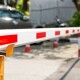 У Луцьку вирішили знести спірний шлагбаум на вулиці Арцеулова