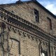 У Луцьку жителі скаржаться на аварійний стан будинку, який збудували у 1907 році