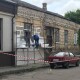 Цегляний будинок у Старому Луцьку обкладають пінопластом