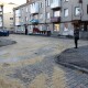 Парковка, заїзди, тротуари. У центрі Луцька капітально ремонтують двори