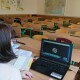 Учителі пояснюють, учні слухають і навіть отримують оцінки. Як у луцькій гімназії навчаються онлайн