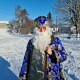 Волинський поліцейський носить подарунки дітям у віддалені села. Він перевдягнувся у Миколая