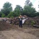 «Приберіть непотріб!» Через купу сміття цукровий завод має претензії до Луцькради