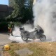 На Відродження у Луцьку мотоцикл спалахнув під час руху. ФОТО. ВІДЕО