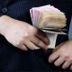 Директорку ліцею на Волині оштрафували за преміювання чоловіка