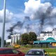 Стовп чорного диму: у Луцьку загорілися автомобільні шини. Відео