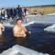 Як купалися на Водохреще в озері у Холопичах. ФОТО