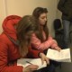 У Луцьку люди вистоюють у довжелезній черзі, щоб змінити місце голосування. ВІДЕО