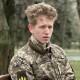 «Сидів у болоті і всеодно малював». У 100 ОМБр пліч-о-пліч з батьком служить 20-річний художник