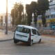 У Луцьку автівка провалилася у яму на перекритому проспекті Волі