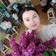 Луцька художниця продала картини, щоб допомогти 83-річній бабусі, яка пекла хліб поміж руїн