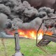 Окупанти обстріляли нафтопереробний завод на Луганщині. Вони цілять в нього, щоб виснажити ДСНС