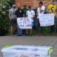 У Луцьку – акція протесту. До офісу партії Медведчука принесли заморожений язик