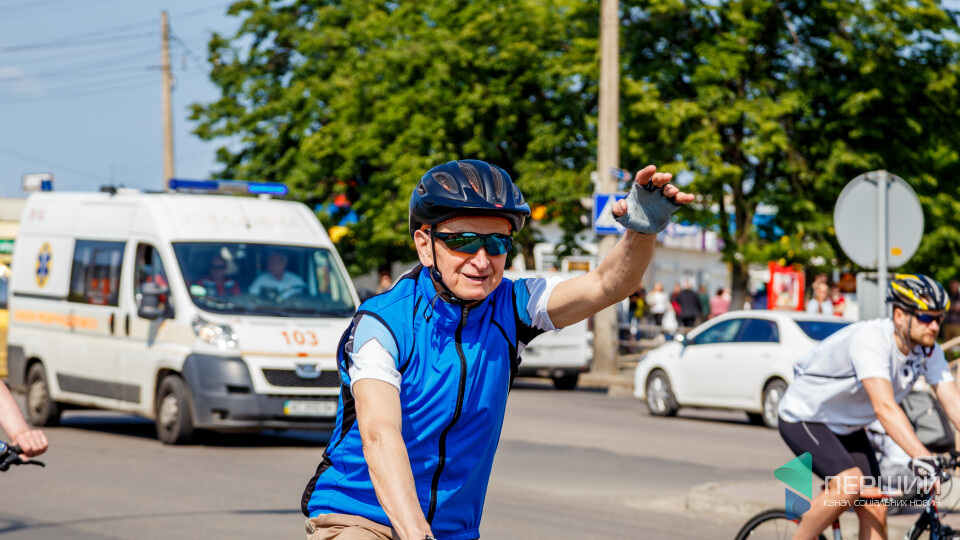 Діти, собаки і Велороманович. Фоторепортаж із велодня у Луцьку