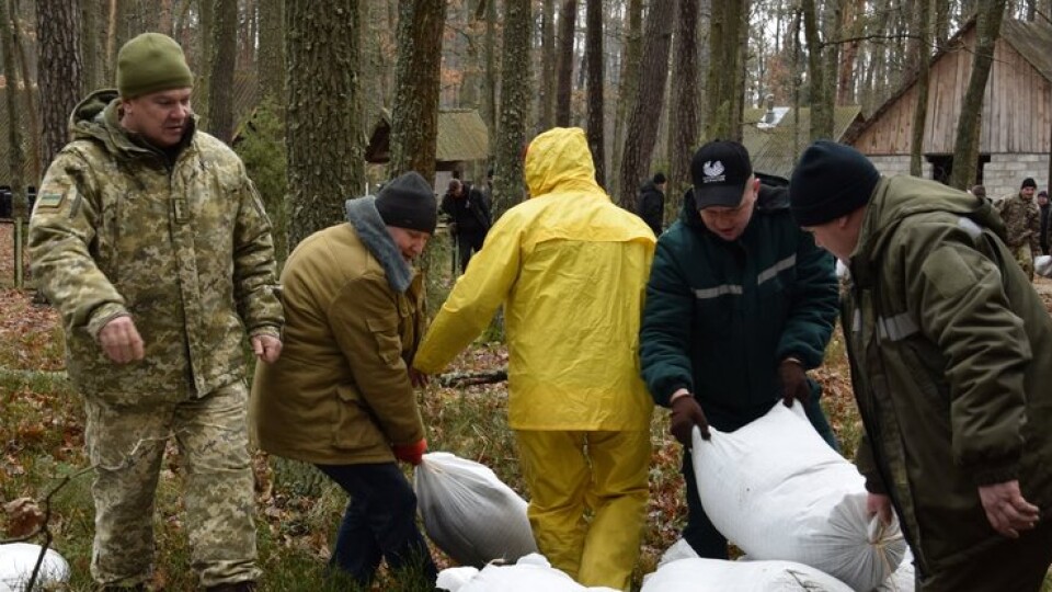 На Ковельщині місцеві жителі укріплюють кордон з Білоруссю
