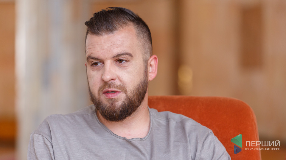 «Головні речі, які є в моєму житті, - це музика і родина», - соліст «Без Обмежень» Сергій Танчинець