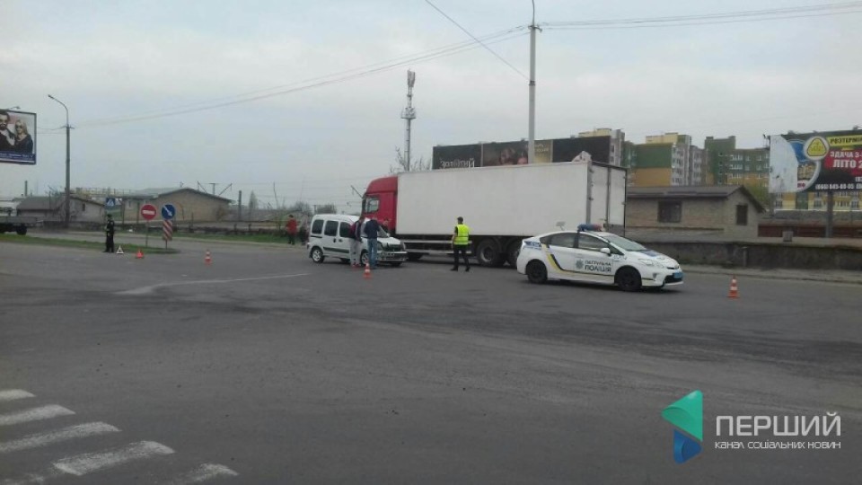 У Луцьку зіткнулися дві автівки: троє постраждалих
