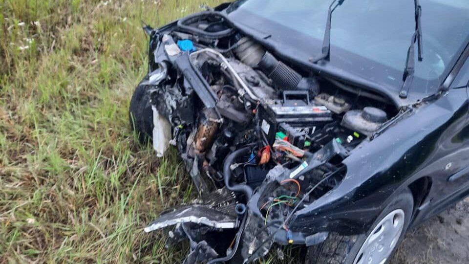 На Волині водійка врізалася у припарковану вантажівку