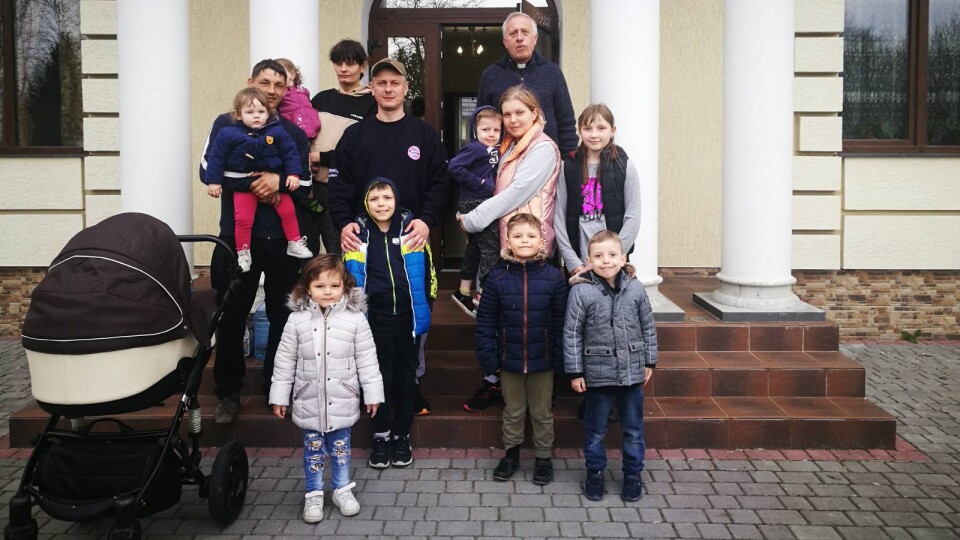 Почати з нуля. Як на Волині обживаються багатодітні сім’ї переселенців