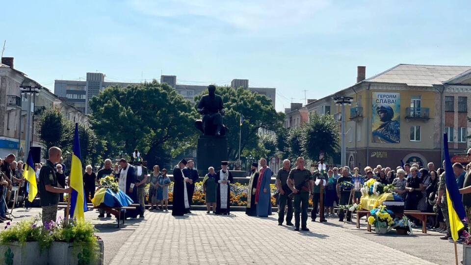 Громада на Волині попрощалася із двома своїми Героями. ФОТО