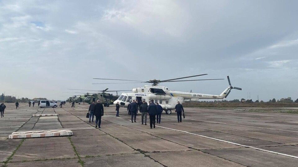 Літак із Зеленським приземлився у Луцьку