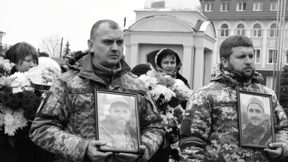 У Луцьку провели в останню дорогу двох загиблих Героїв. ФОТО