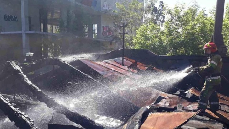 У Києві горів недіючий кінотеатр
