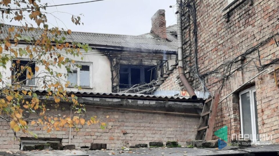 Назвали імовірну причину пожежі у житловому будинку в центрі Луцька