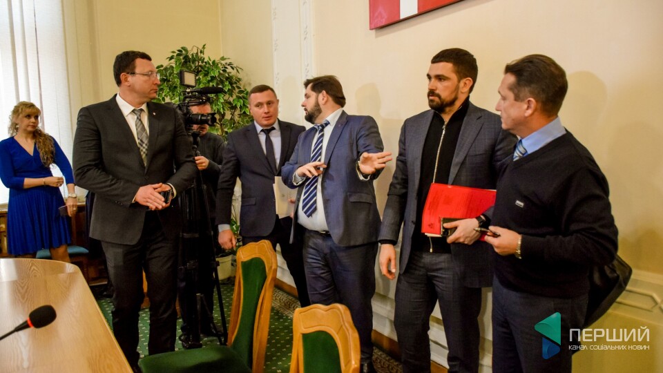 «Сумні ви тут». Як на Волинь «привезли» нового голову ОДА і що казали. РЕПОРТАЖ