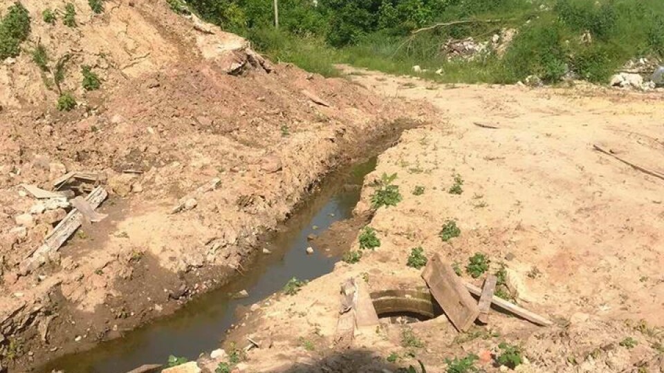 У мерії запевняють, що на весь Луцьк смердить гуртожиток біля вокзалу