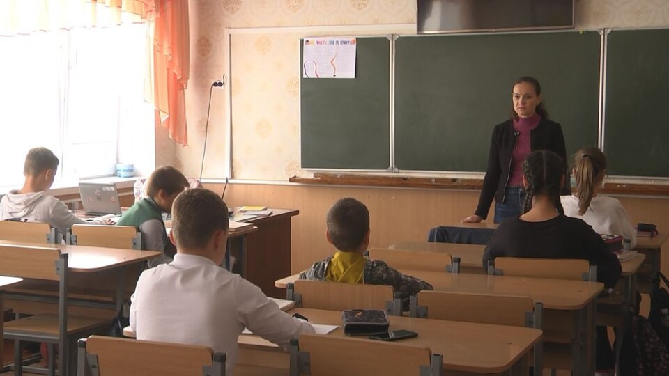 Вчительку-переселенку вразив непідробний патріотизм волинських дітей