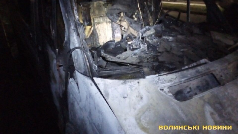 У Луцьку вночі горів вантажний автомобіль