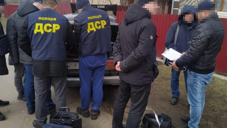 На Волині на хабарі 10 тисяч гривень викрили податківця та фіскала