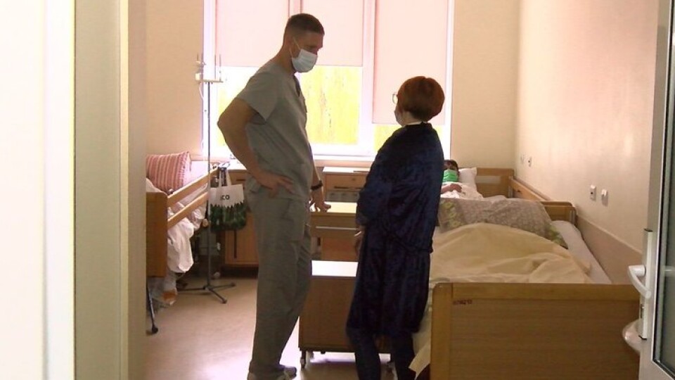 Волинські лікарі розповіли, як та коли краще вакцинуватися від ковіду онкохворим