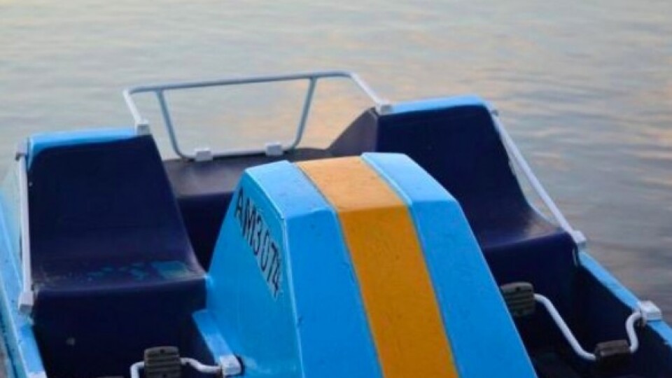 На Світязі врятували трьох підлітків, яких віднесло на катамарані