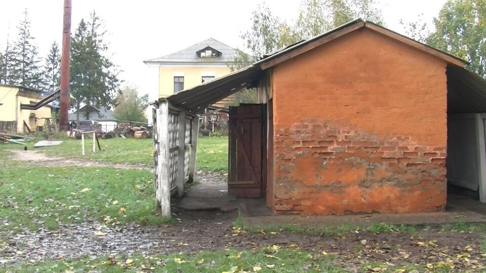 На Волині понад 30 шкіл, у яких діти бігають в туалет надвір