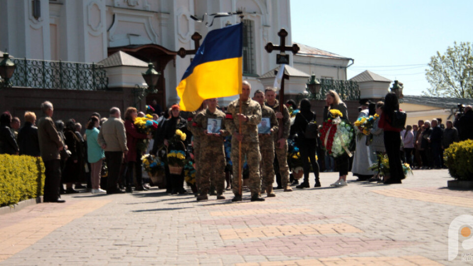 Луцька громада провела в останню дорогу  двох своїх захисників. ФОТО