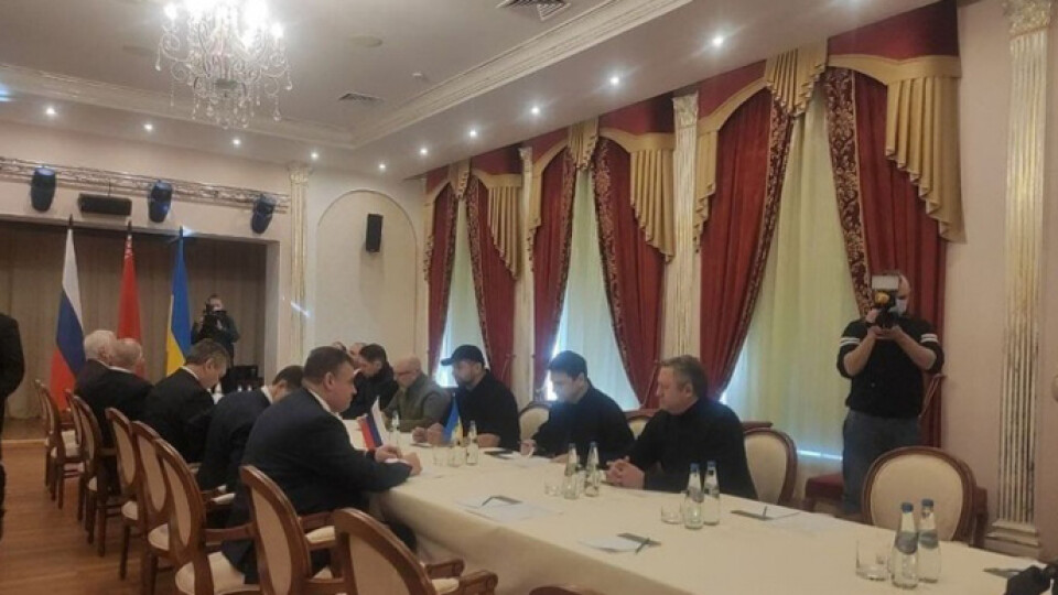 Перший раунд переговорів закінчено. Сторони їдуть до столиць, - Подоляк