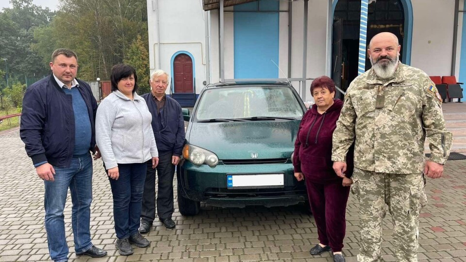 Сім'я ківерцівських підприємців передала власне авто для ЗСУ