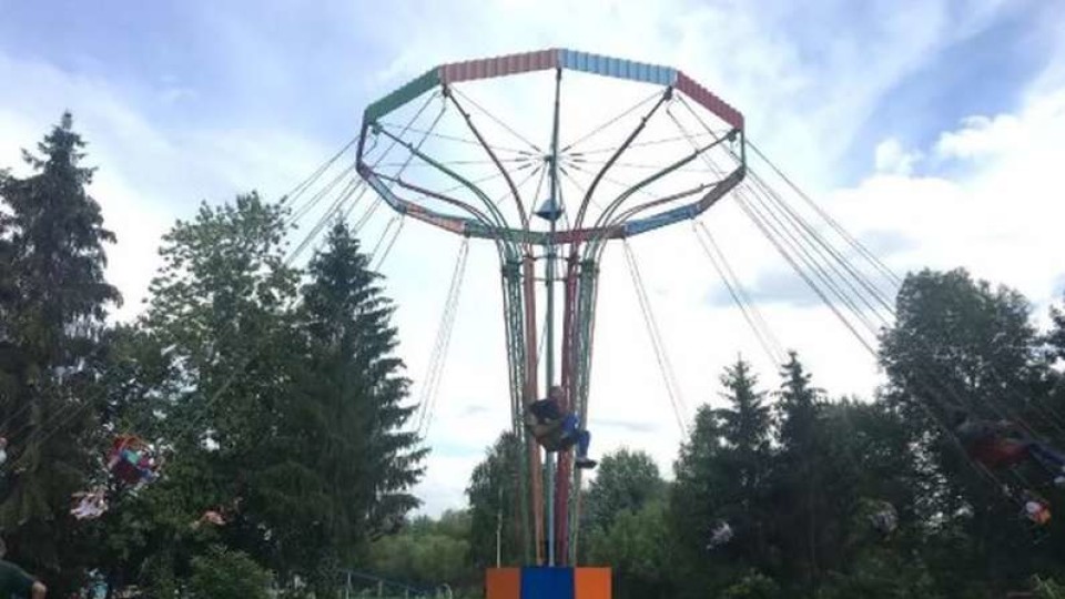 На ОLX продають атракціони з луцького парку. ФОТО