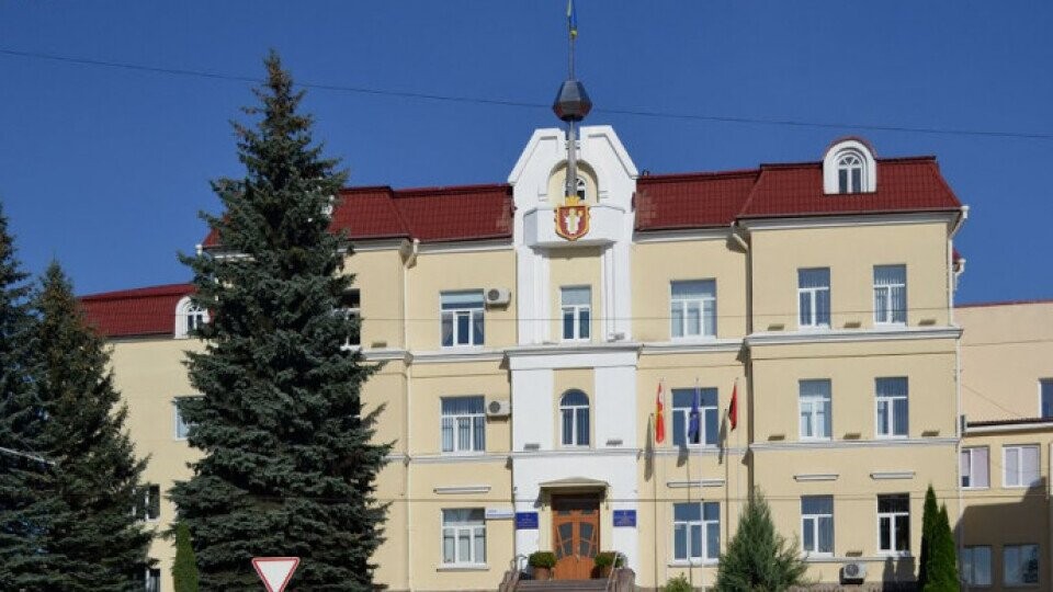 У Луцьку за посадовцями закріпили службові автівки. Перелік