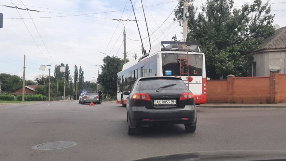 У Луцьку на перетині Гнідавської та Потебні ускладнений рух