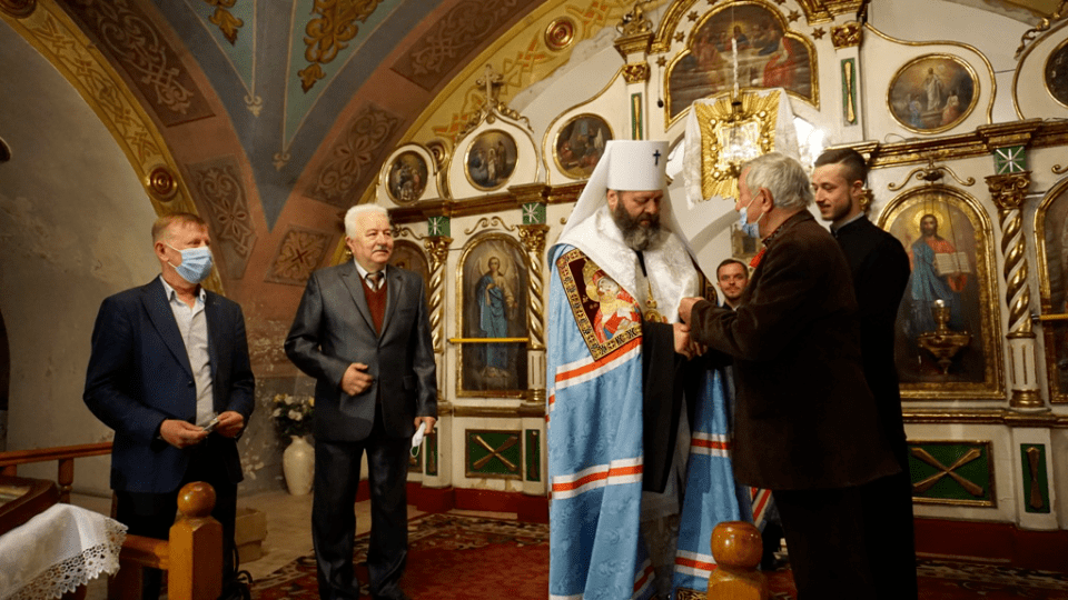 Владиці Михаїлу вручили посвідчення журналіста